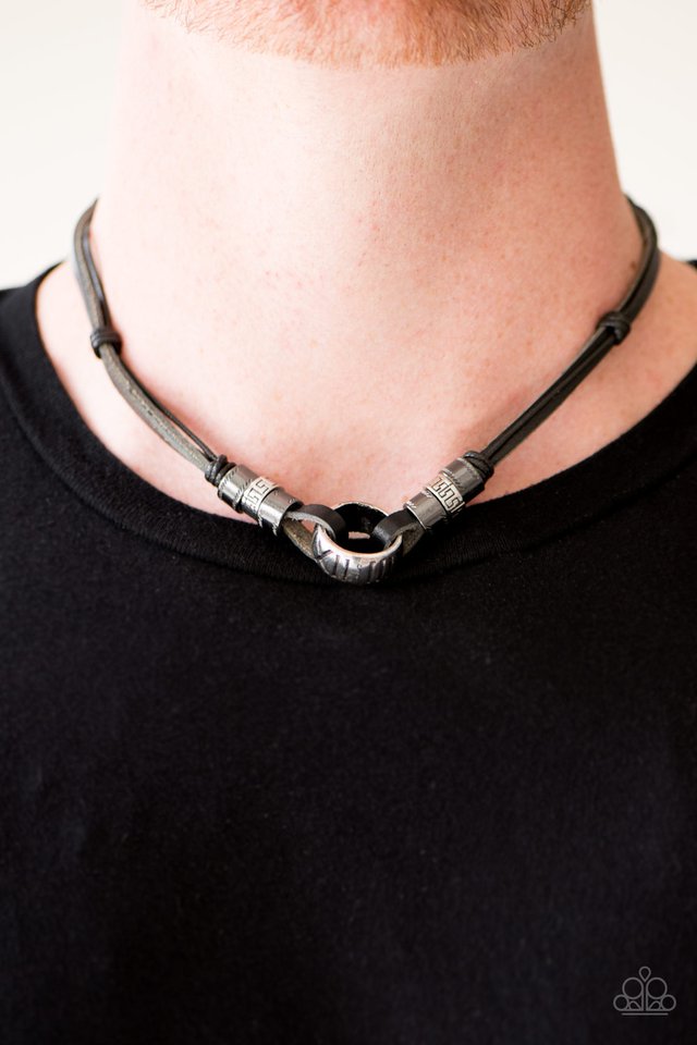 Paparazzi ♥ Make Yourself At ROME - Black ♥ Necklace