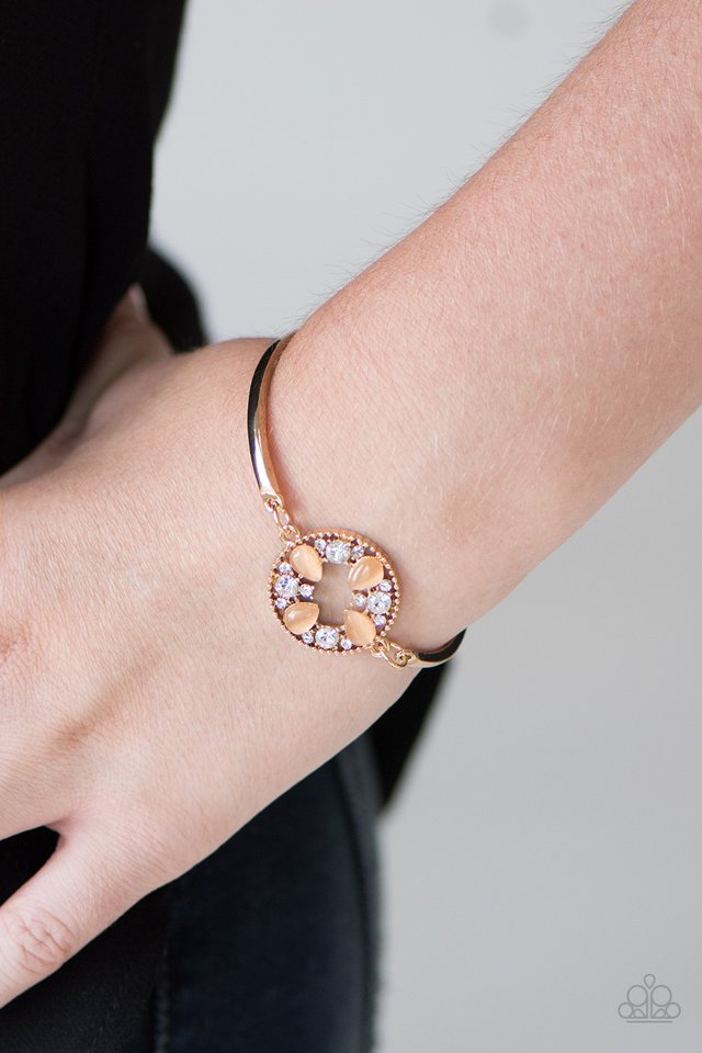 Paparazzi ♥ Prized Possession - Gold ♥ Bracelet