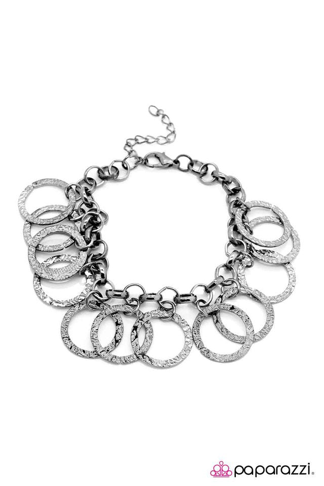 Paparazzi ♥ Take the Edge Off - Black ♥ Bracelet