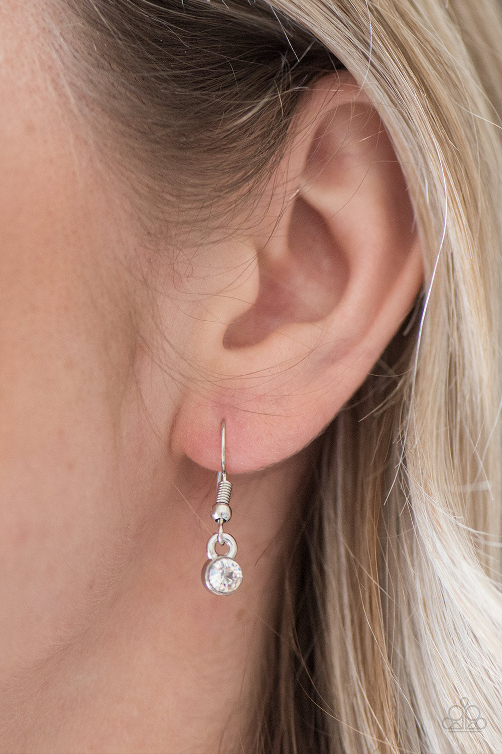 Paparazzi ♥ Easy Money - White ♥  Necklace