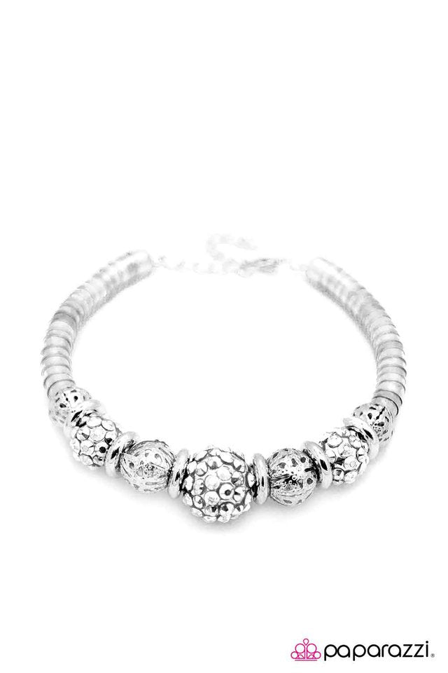 Paparazzi ♥ Frostbitten - Silver ♥ Bracelet