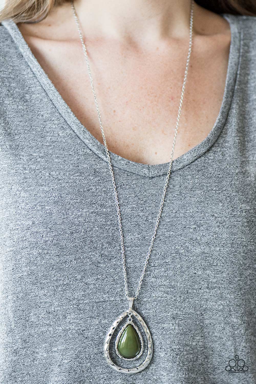 Paparazzi ♥ Stormy Sahara - Green ♥  Necklace