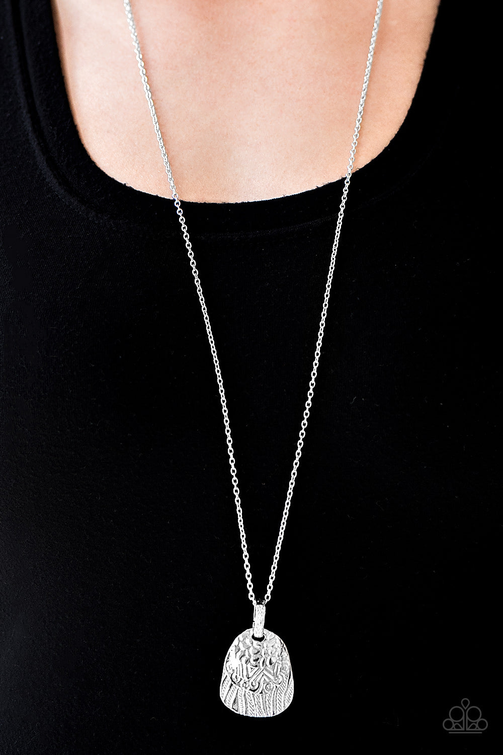 Paparazzi ♥ Texture Temptress - Silver ♥  Necklace