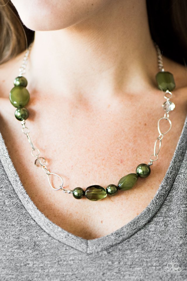 Paparazzi ♥ Beam Away - Green ♥ Necklace