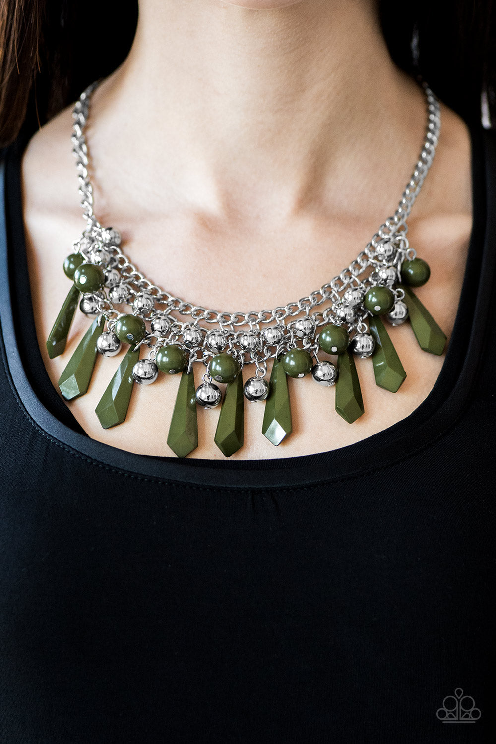Paparazzi ♥ Diva Dynamics - Green ♥  Necklace