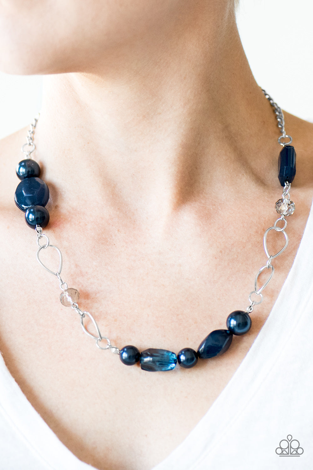 Paparazzi ♥ Beam Away - Blue ♥  Necklace