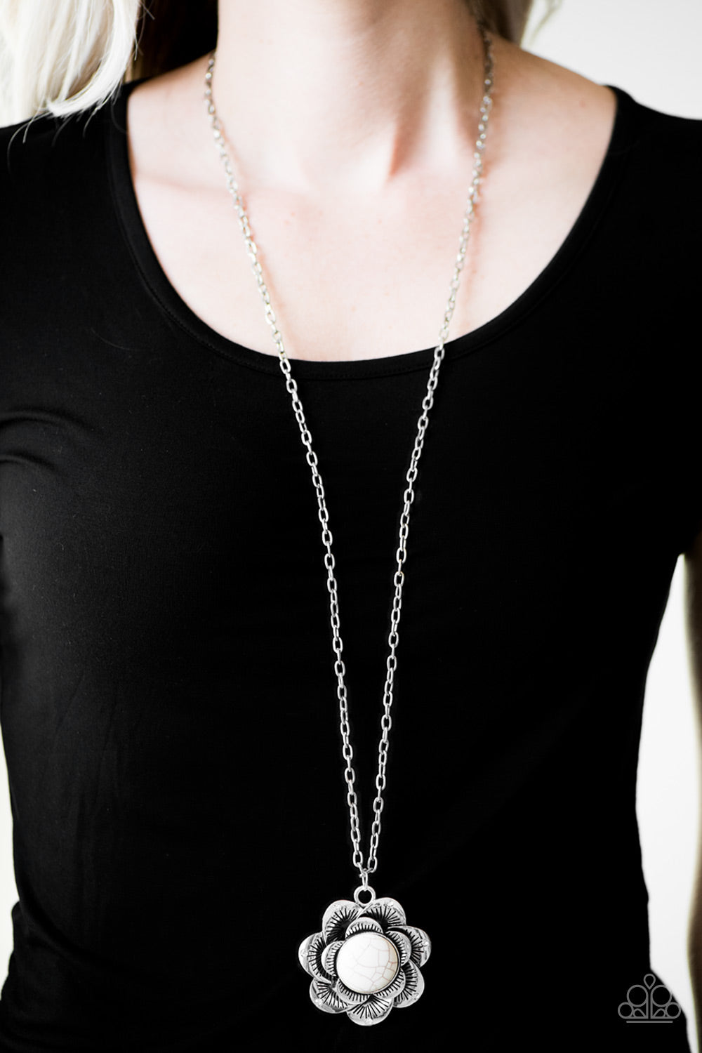 Paparazzi ♥ Country Retro - White ♥  Necklace