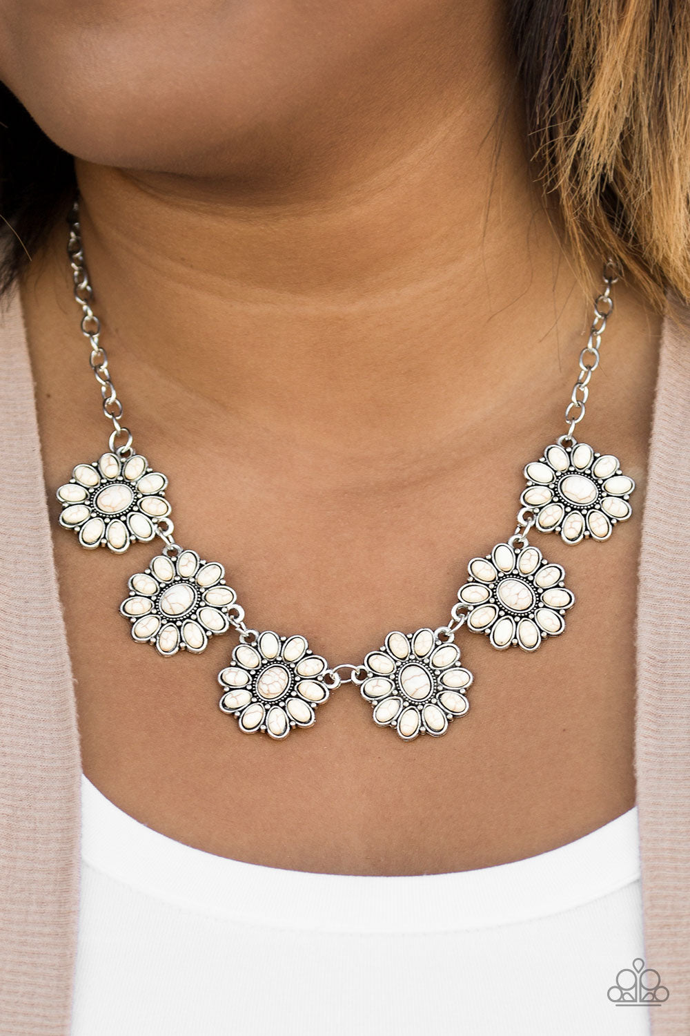 Paparazzi ♥ Blooming Dunes - White ♥  Necklace