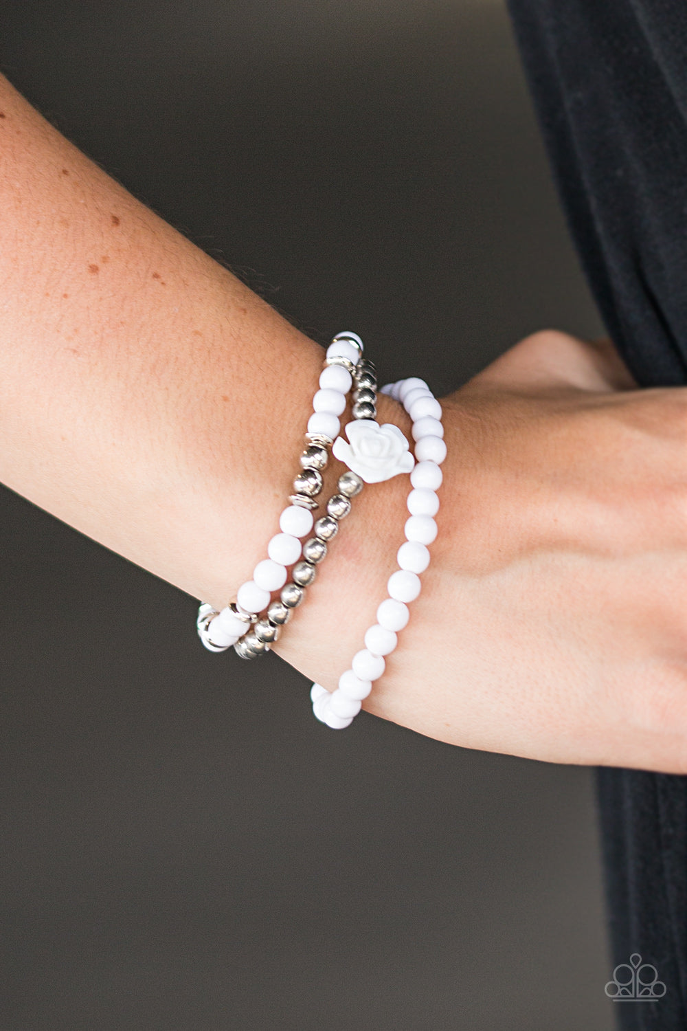 Paparazzi ♥ Waltzing Wildflowers - White ♥  Bracelet