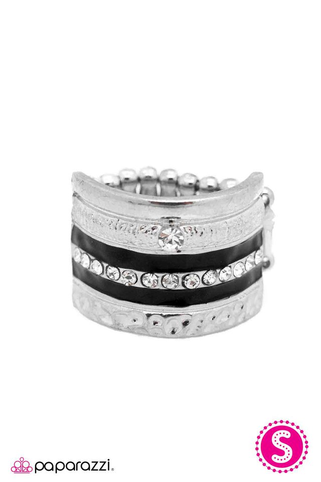 Paparazzi ♥ Stack the Deck - Black ♥ Ring