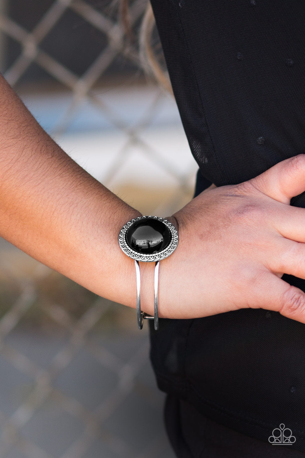 Paparazzi ♥ Poppin Color - Black ♥  Bracelet