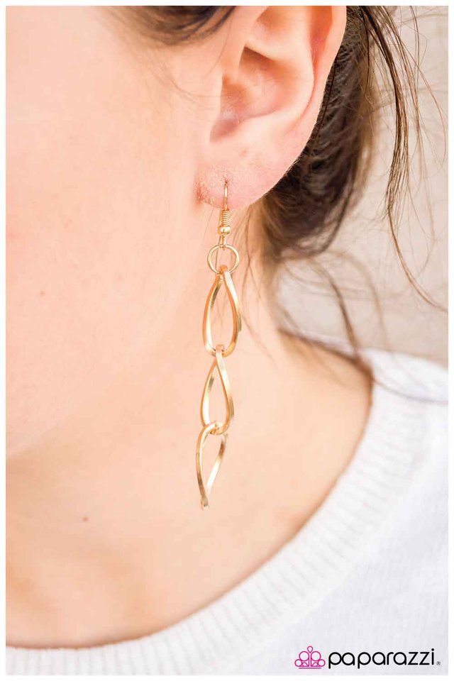 Paparazzi ♥ For the Applause - Gold ♥ Necklace