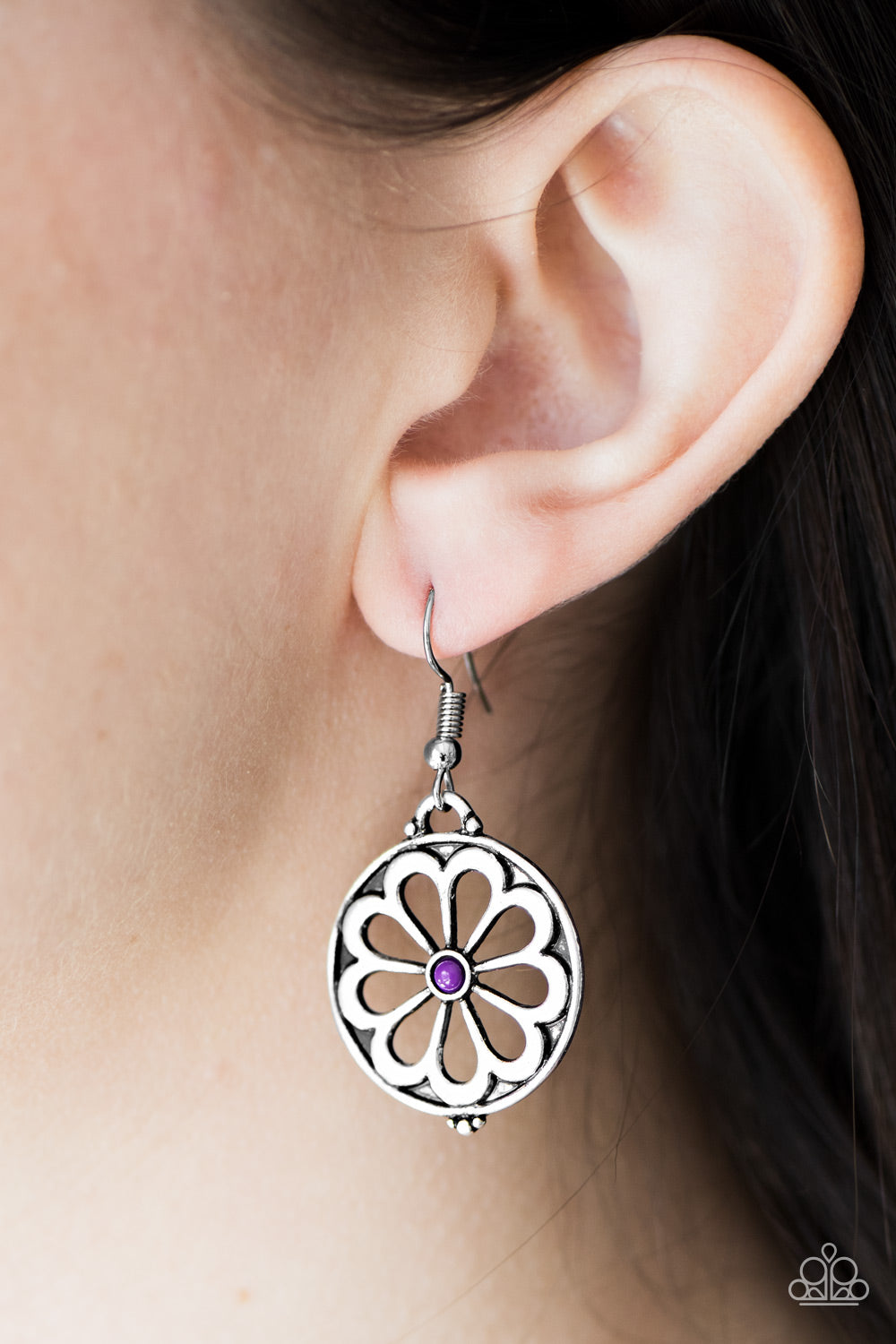 Paparazzi ♥ Common Daisy - Purple ♥  Earrings