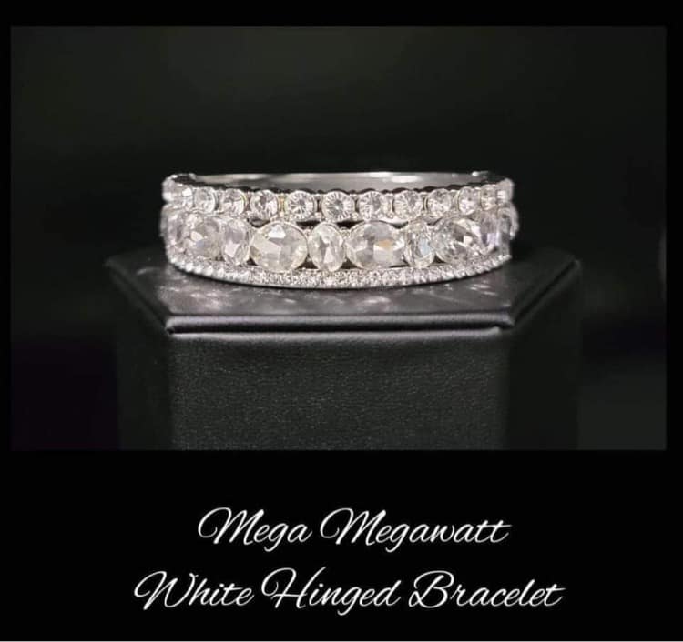 Paparazzi ♥ Mega Megawatt - White ♥ Bracelet