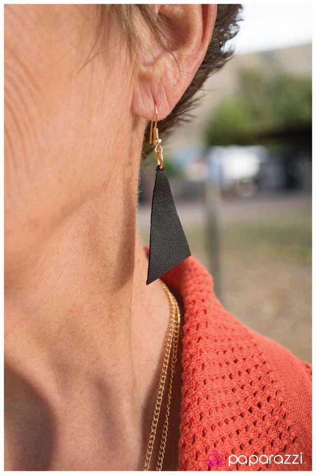 Paparazzi ♥ The Road Less Traveled - Black ♥ Necklace