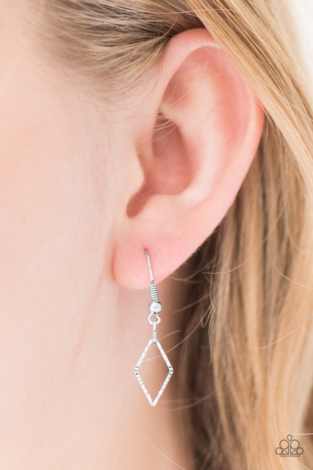 Paparazzi ♥ Dangerously Dainty - Silver ♥ Necklace