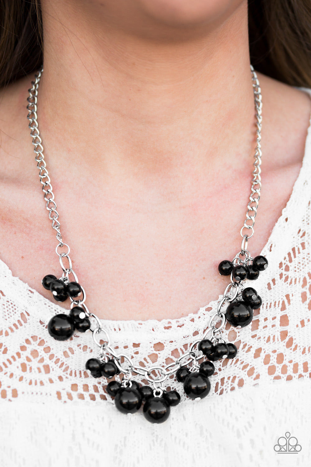 Paparazzi ♥ Celebrity Treatment - Black ♥  Necklace