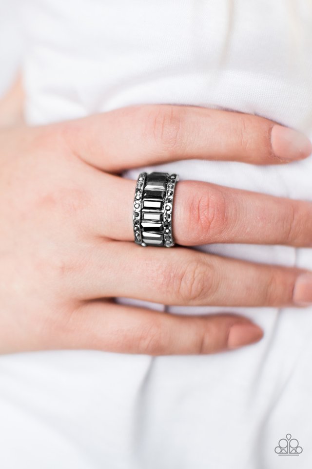 Paparazzi ♥ On the Treasure Map - Black ♥ Ring