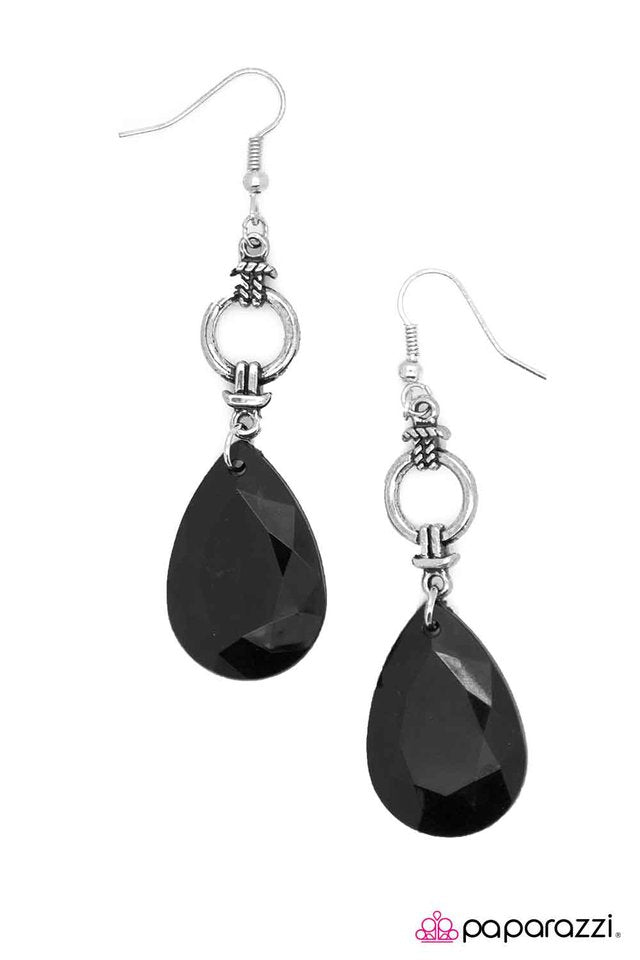 Paparazzi ♥ We Will Always Have Paris - Black ♥ Earrings