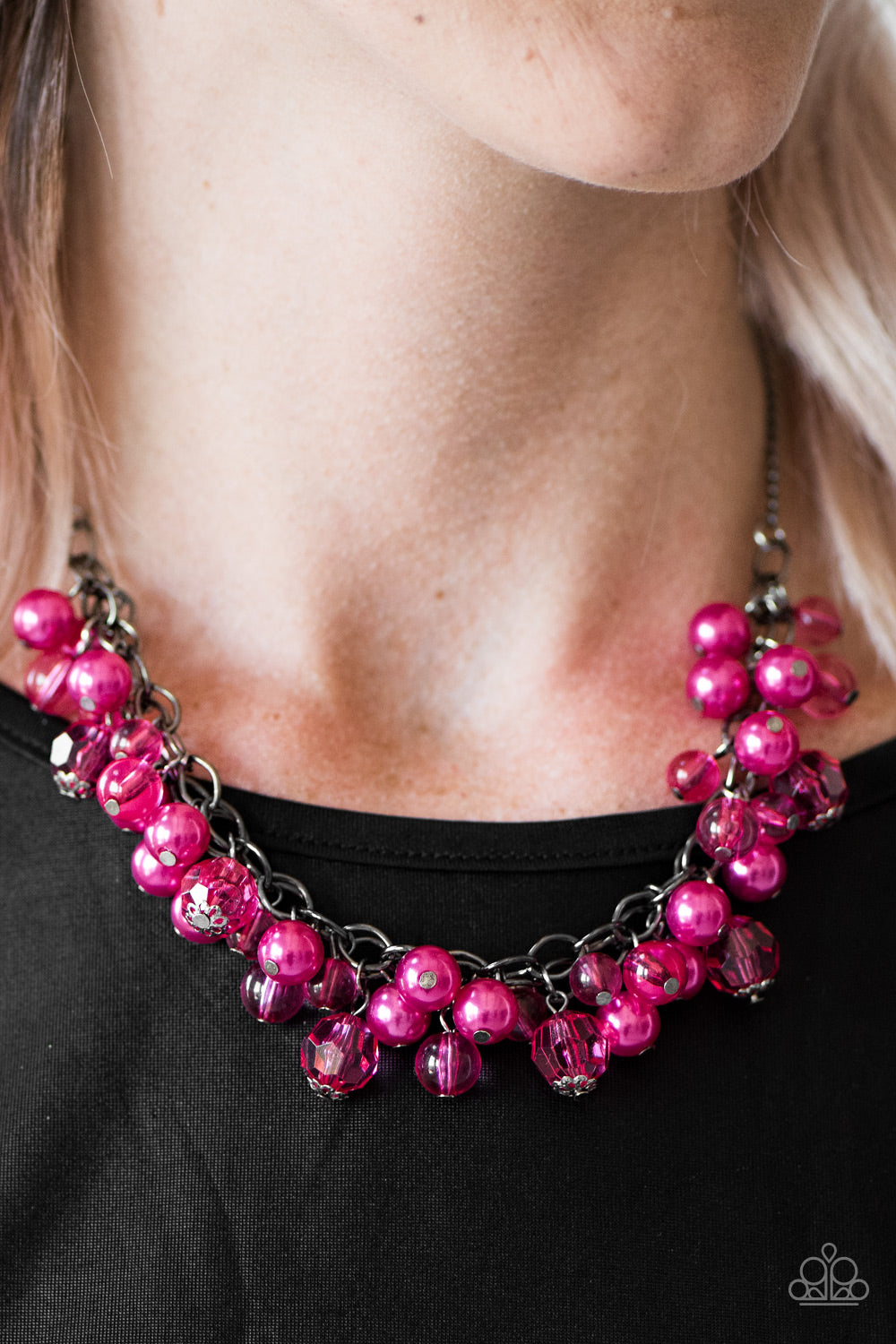 Paparazzi ♥ Time To RUNWAY - Pink ♥  Necklace