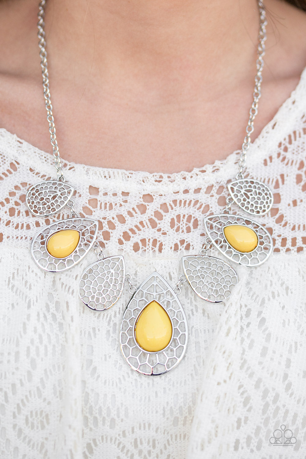 Paparazzi ♥ Jungle Jane - Yellow ♥  Necklace