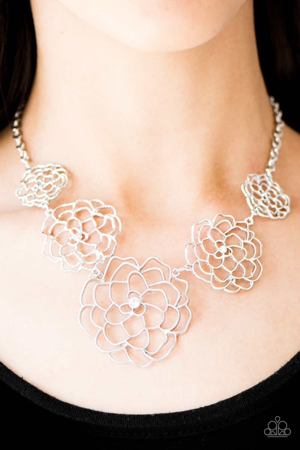 Paparazzi ♥ Crowned Carnation - White ♥  Necklace