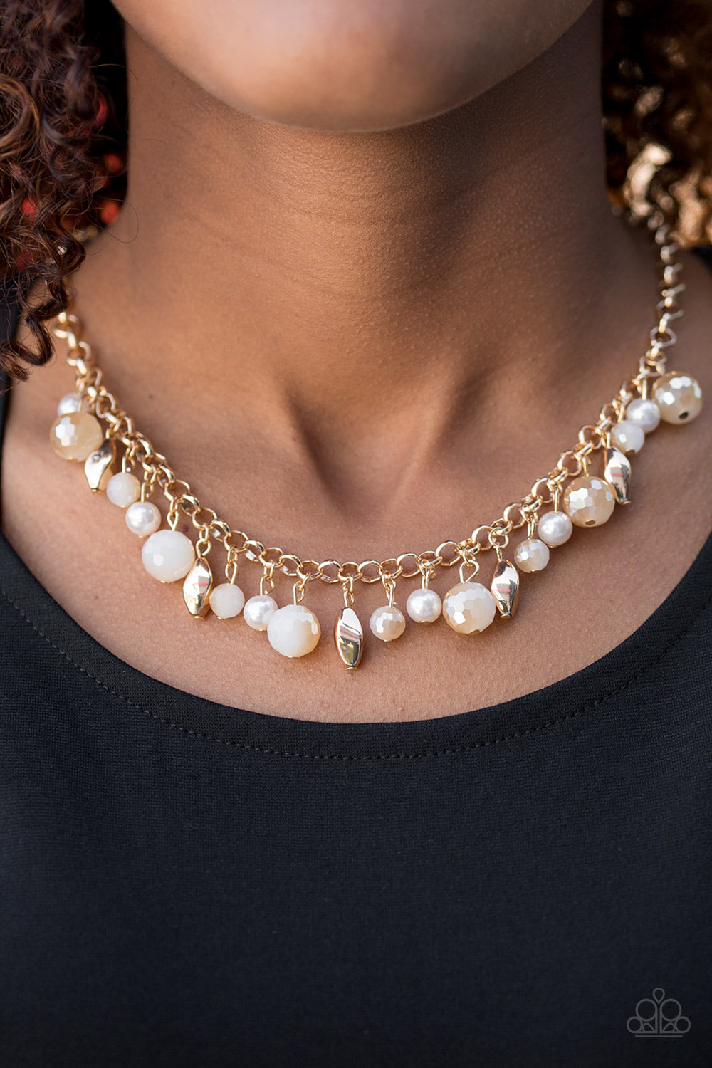 Paparazzi ♥ BLING Down The Curtain - Gold ♥  Necklace