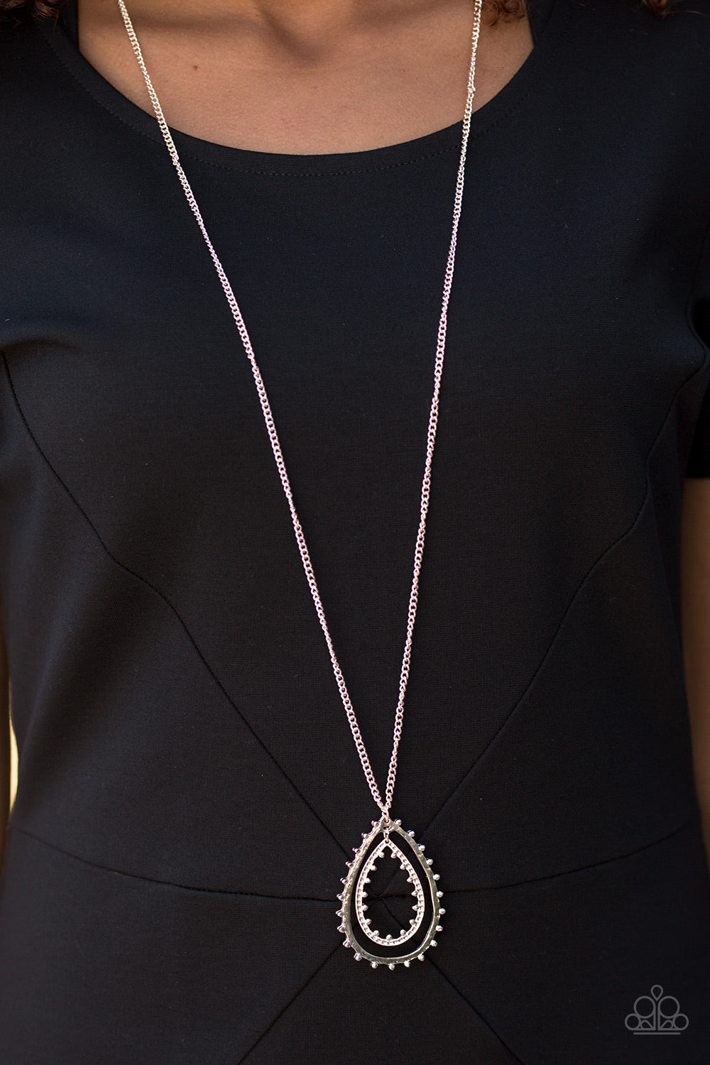 Paparazzi ♥ Drop-Dead Gorgeous - Rose Gold ♥  Necklace