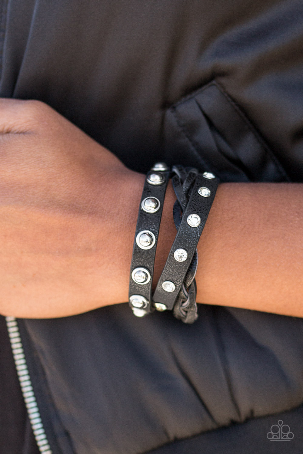 Paparazzi ♥ Runway Rave - Black ♥  Bracelet