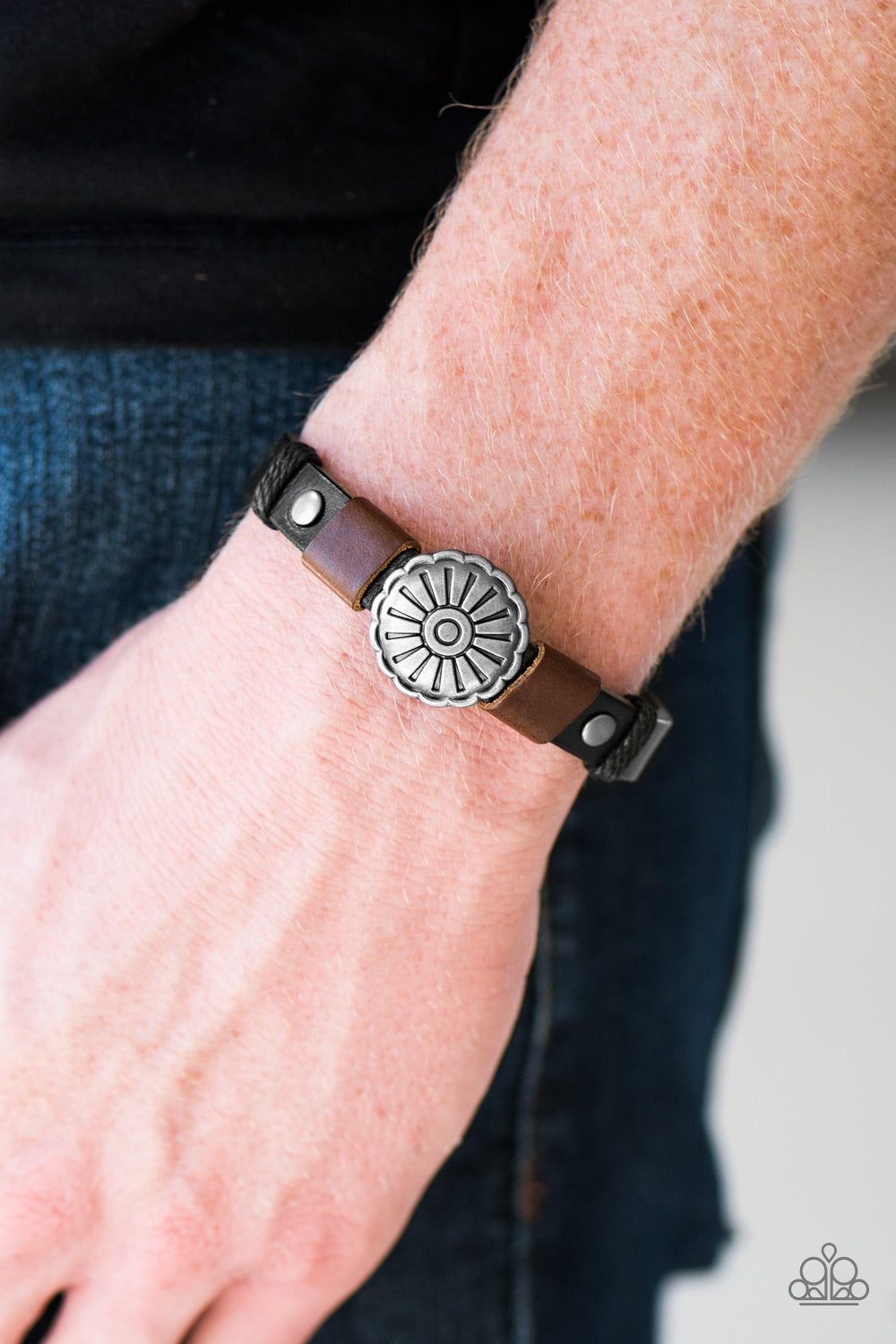 Paparazzi ♥ Mountain Rise - Black ♥  Bracelet