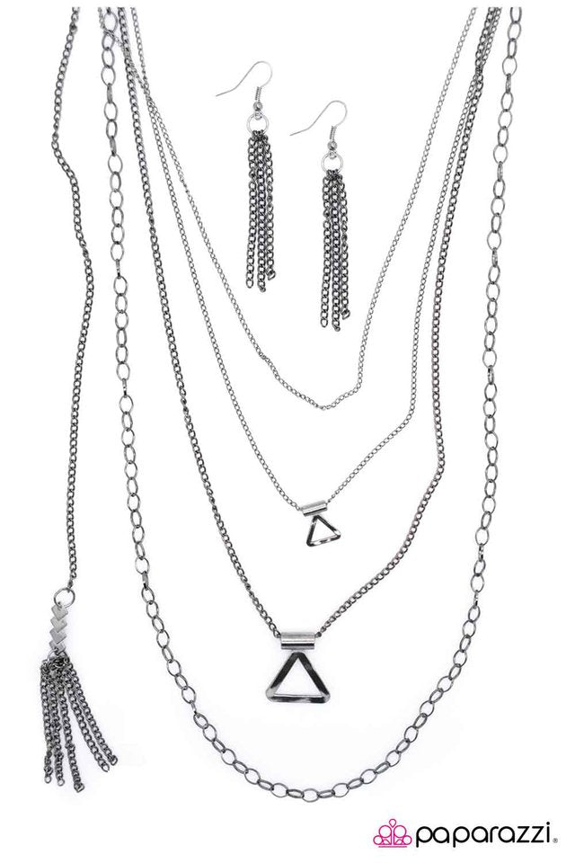 Paparazzi ♥ Meant To Be - Black ♥ Necklace