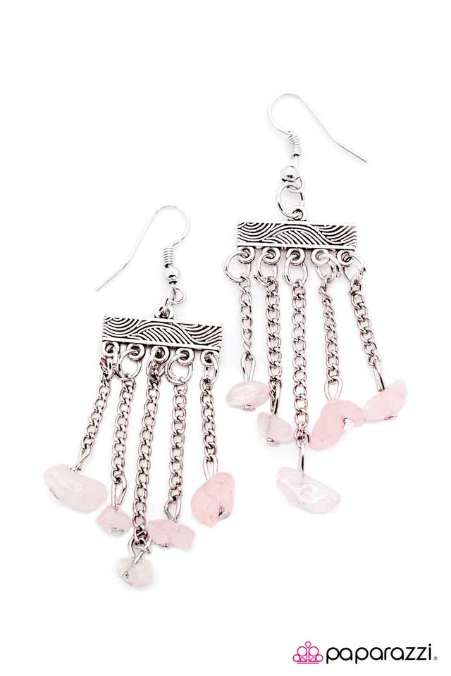 Paparazzi ♥ Natural-Born Bombshell - Pink ♥ Earrings