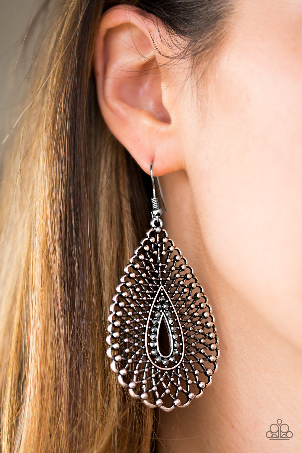 Paparazzi ♥ Storm Surge - Silver ♥  Earrings