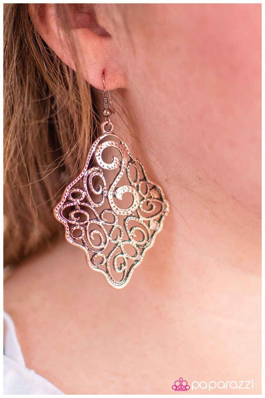 fancy-meeting-you-here-p5wh-cpxx-005xx