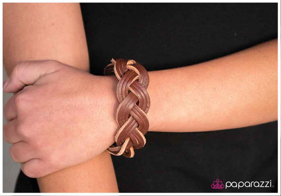a-fair-leather-friend-p9ur-bnxx-002kl