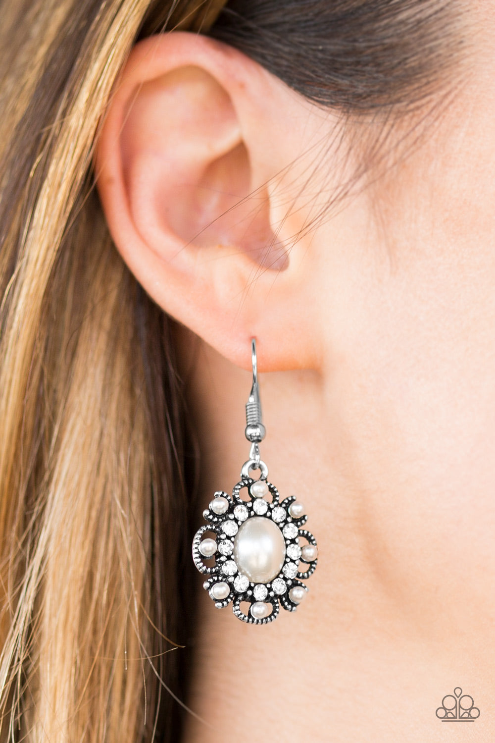 Paparazzi ♥ Blooming Romance - White ♥  Earrings