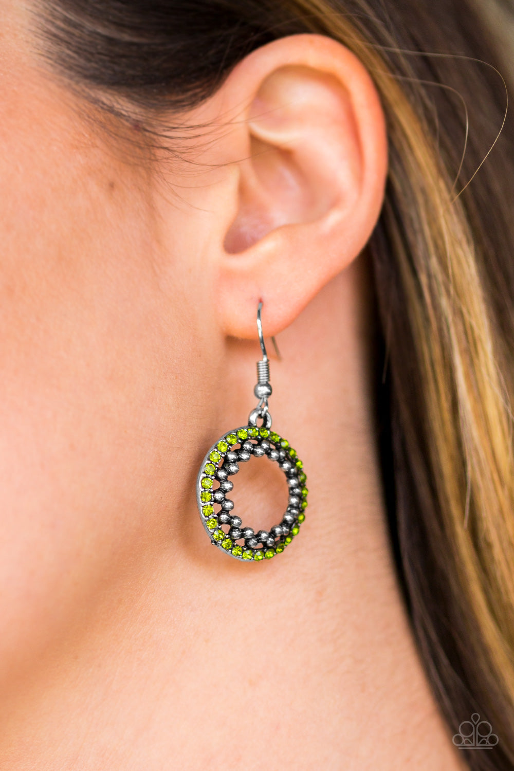 Paparazzi ♥ Light The Way - Green ♥  Earrings
