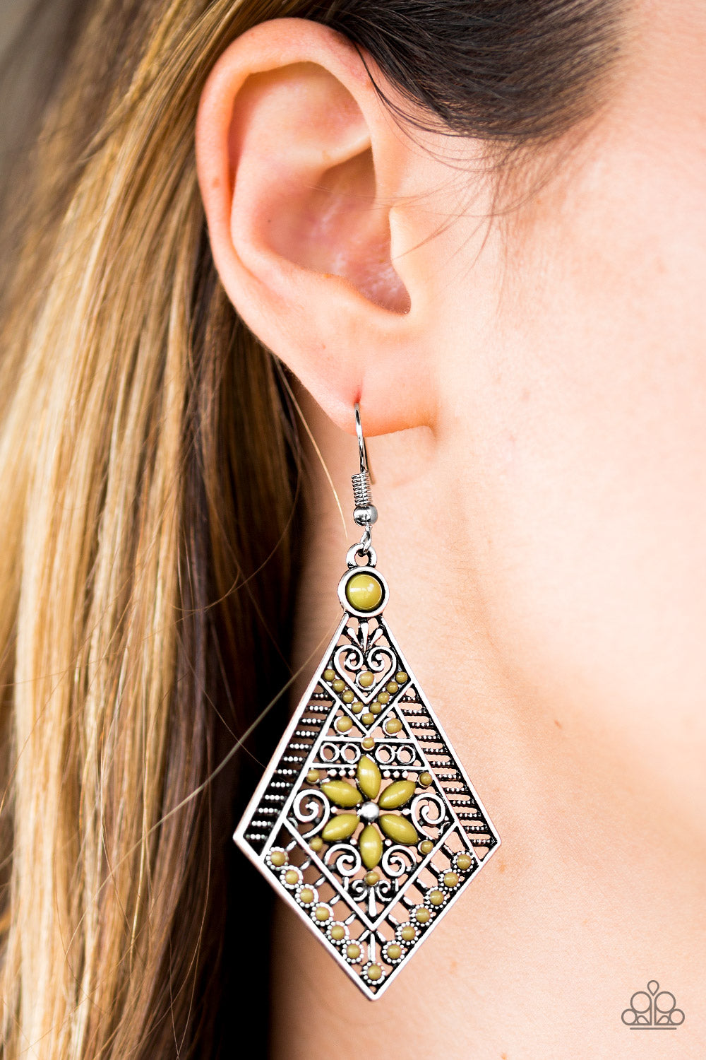 Paparazzi ♥ Stay Wild, Wildflower - Green ♥  Earrings