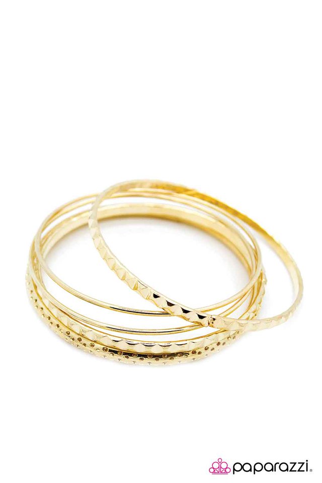 Paparazzi ♥ High Five - Gold ♥ Bracelet