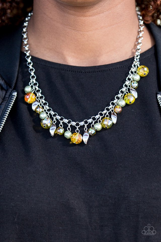 Paparazzi ♥ BLING Down The Curtain - Green ♥ Necklace