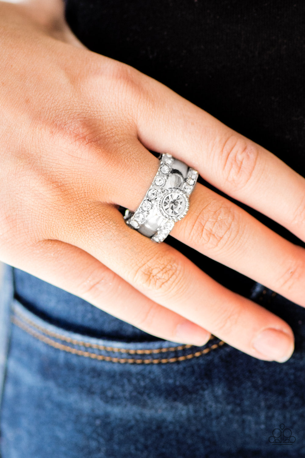 Paparazzi ♥ Crown Achievement - White ♥  Ring