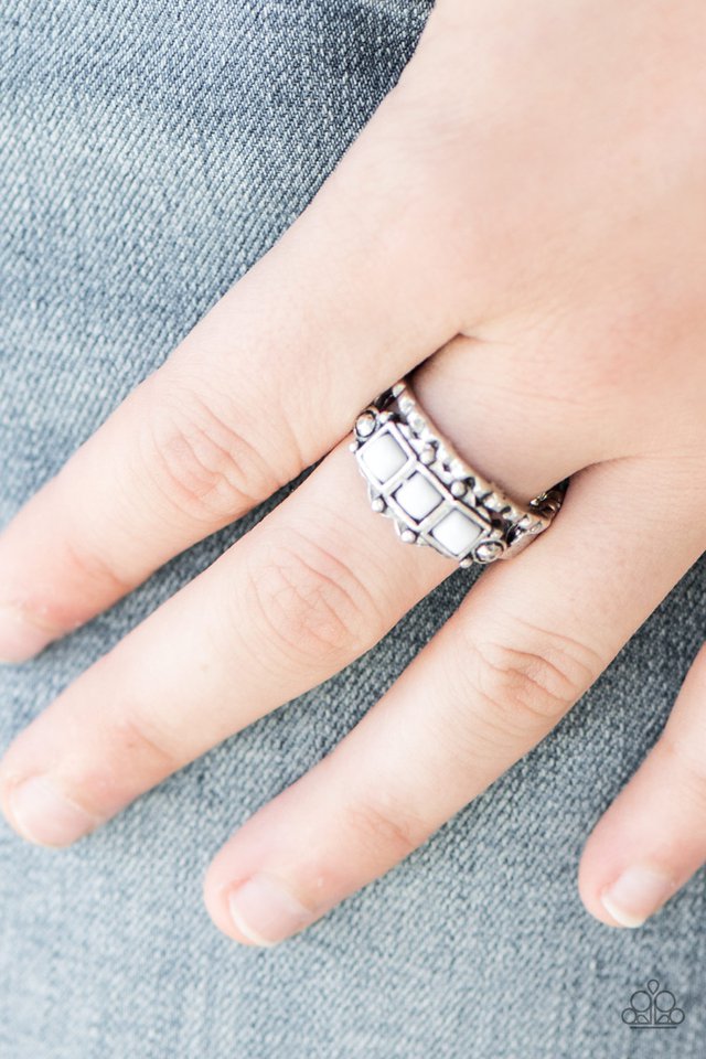 Paparazzi ♥ Color Me EMPRESSed! - White ♥ Ring