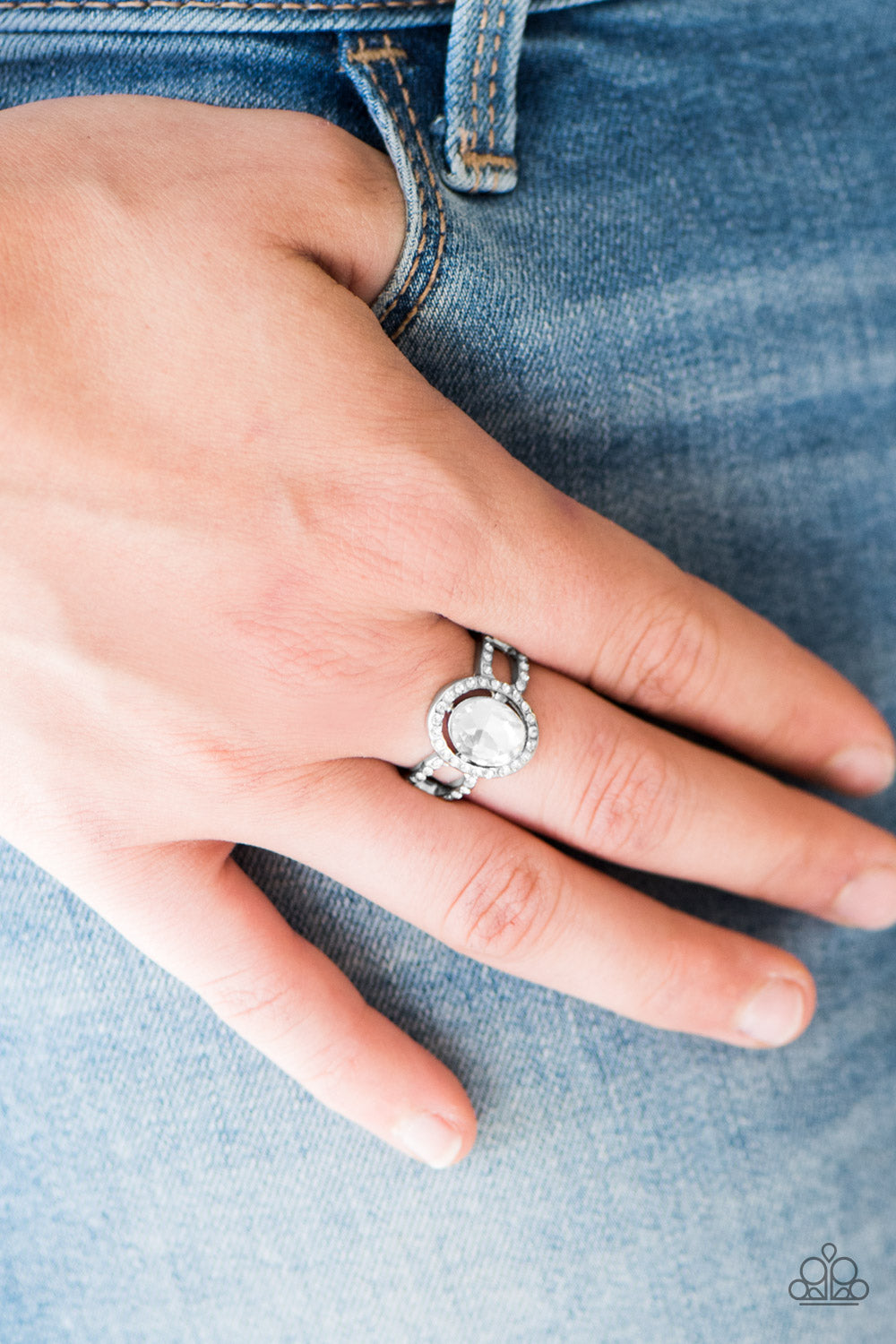 Paparazzi ♥ Wheres My Prince? - White ♥  Ring