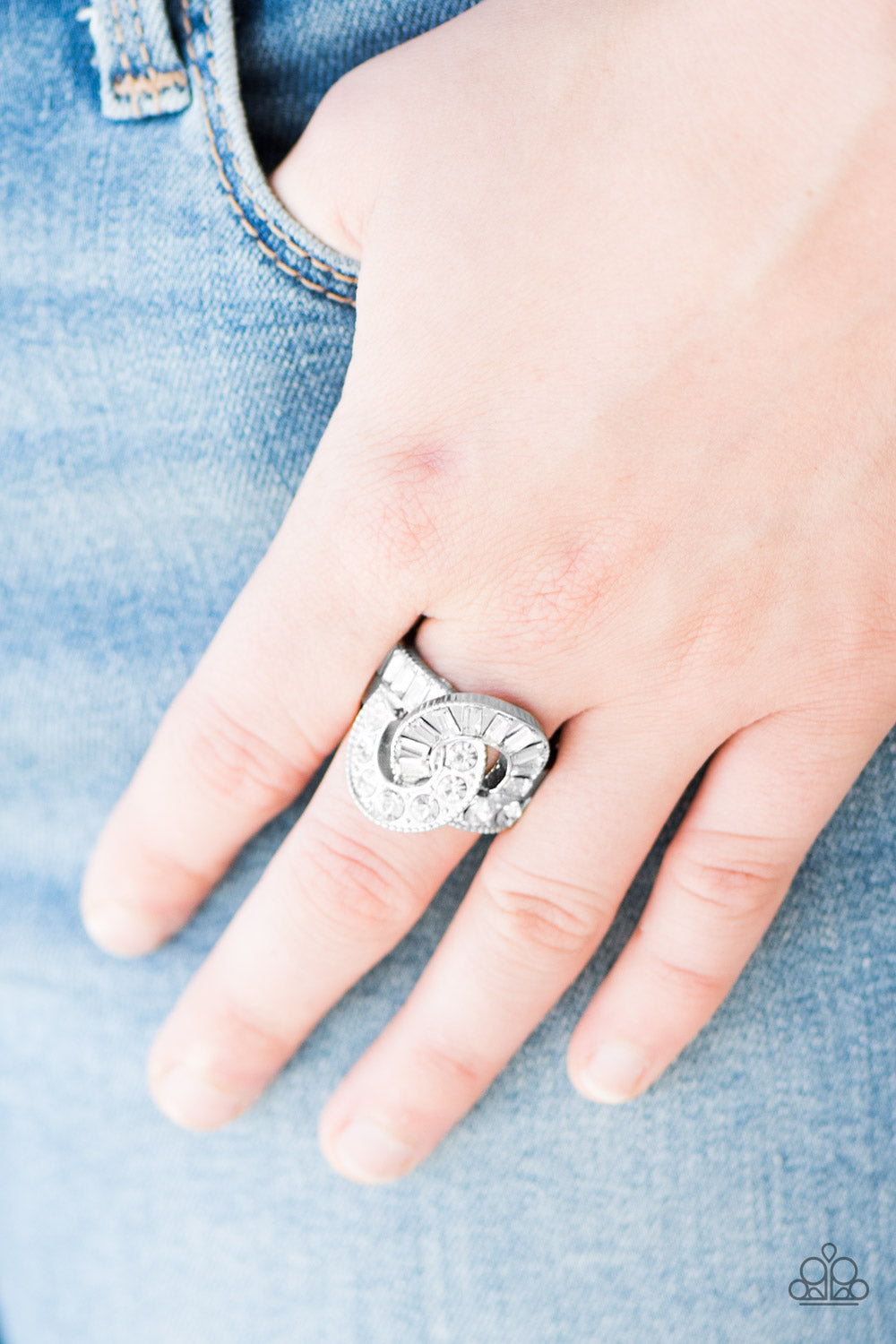 Paparazzi ♥ The Victor - White ♥  Ring
