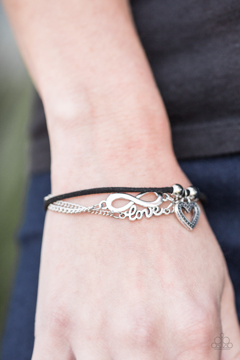 Paparazzi ♥ Laguna Love - Black ♥  Bracelet