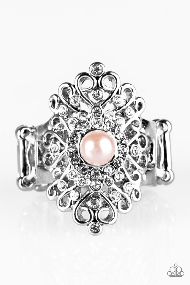 queen-status-pink-p4re-pkxx-098xx
