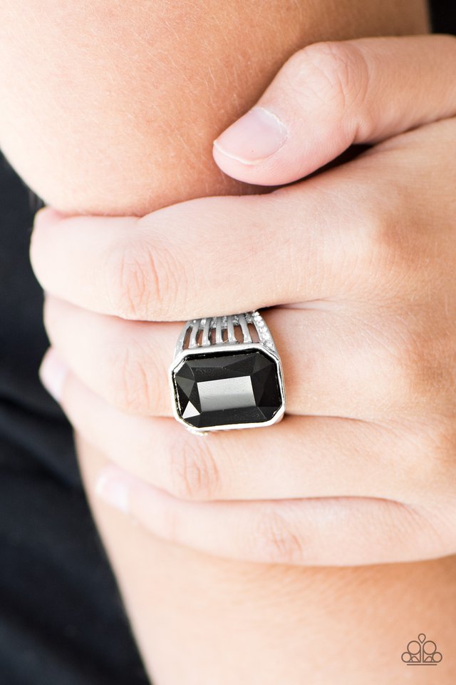 Paparazzi ♥ Make Way For The Champ - Black ♥ Ring