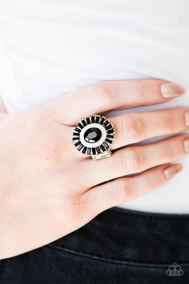 Paparazzi ♥ Vengeance Is SHINE! - Black ♥ Ring
