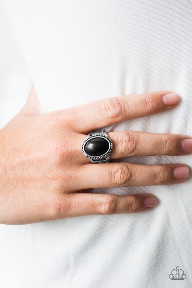 Paparazzi ♥ Country Crew - Black ♥ Ring