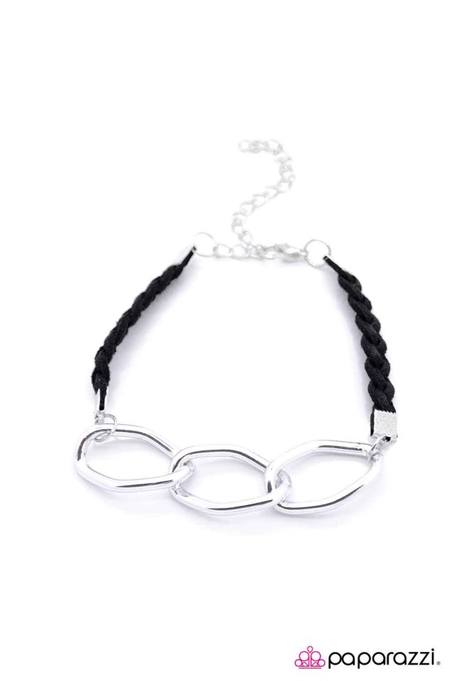Paparazzi ♥ Caught in the Middle - Black ♥ Bracelet